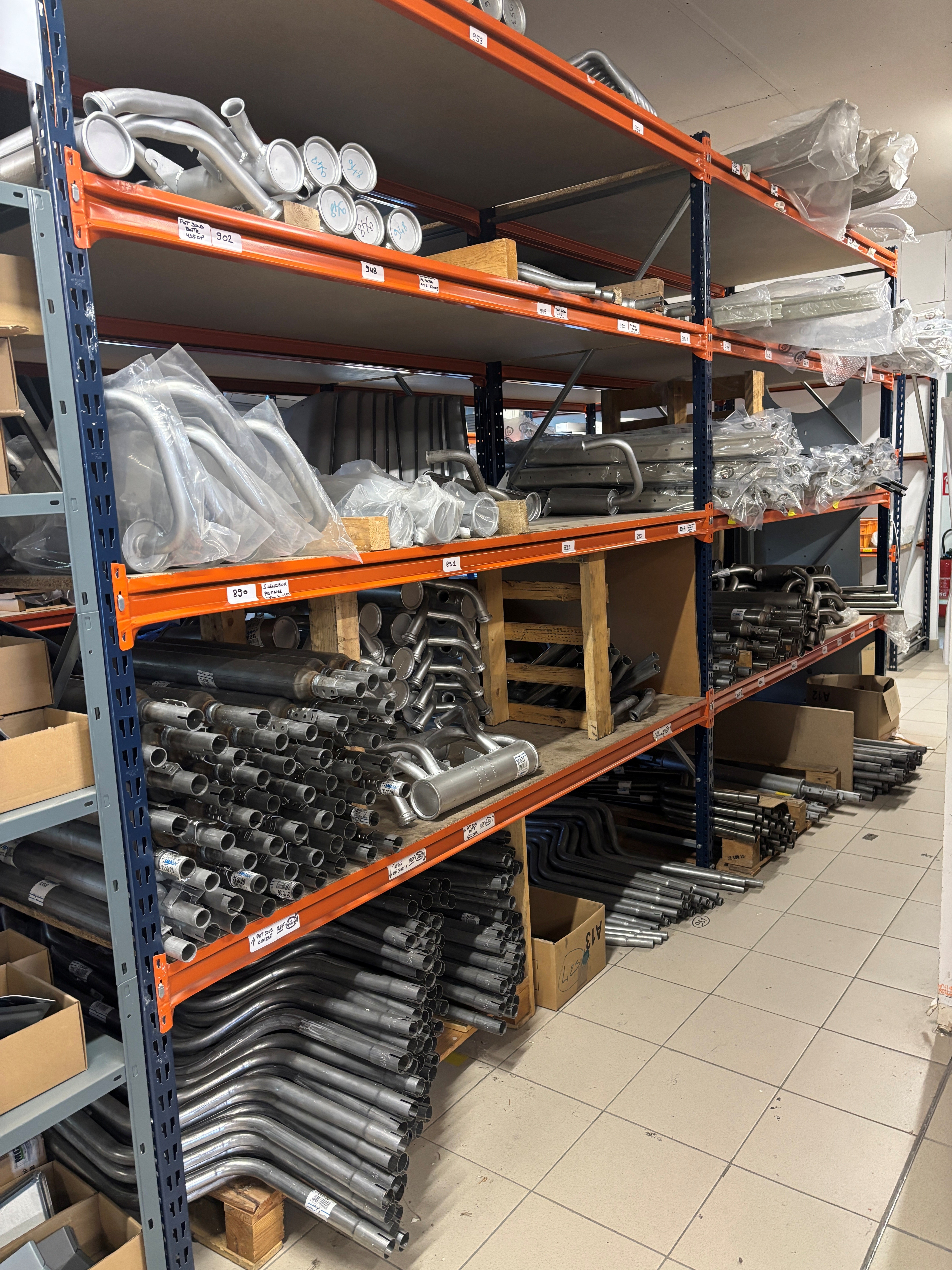 Stock pièces détachées Méhari 2CV Dyane Acadiane MCDA